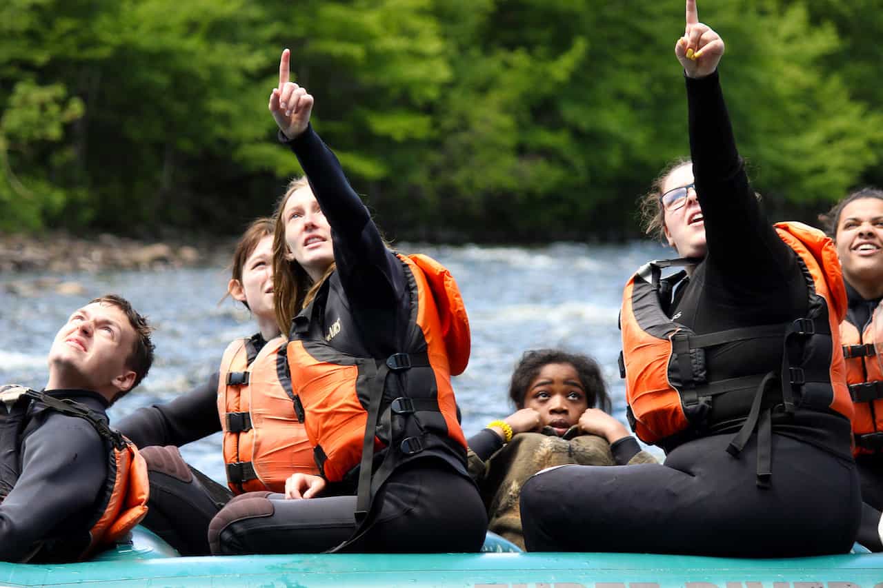 8 REASONS WHY MAINE WILDLIFE IS BETTER THAN THE ZOO